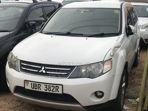 Mitsubishi Outlander 2010 White