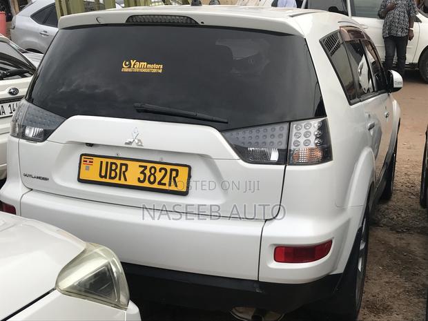 Mitsubishi Outlander 2010 White