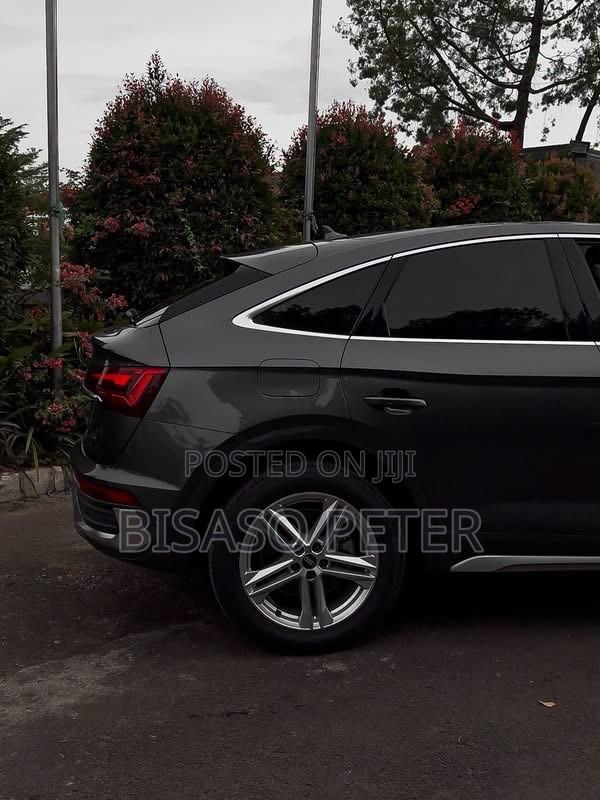 Audi Q5 2021 Gray