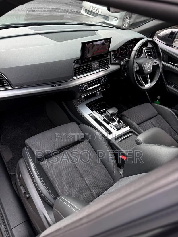 Audi Q5 2021 Gray