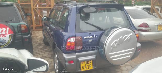 Toyota RAV4 Automatic 2000 Blue