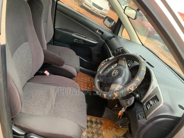 Toyota Wish 2006 Silver
