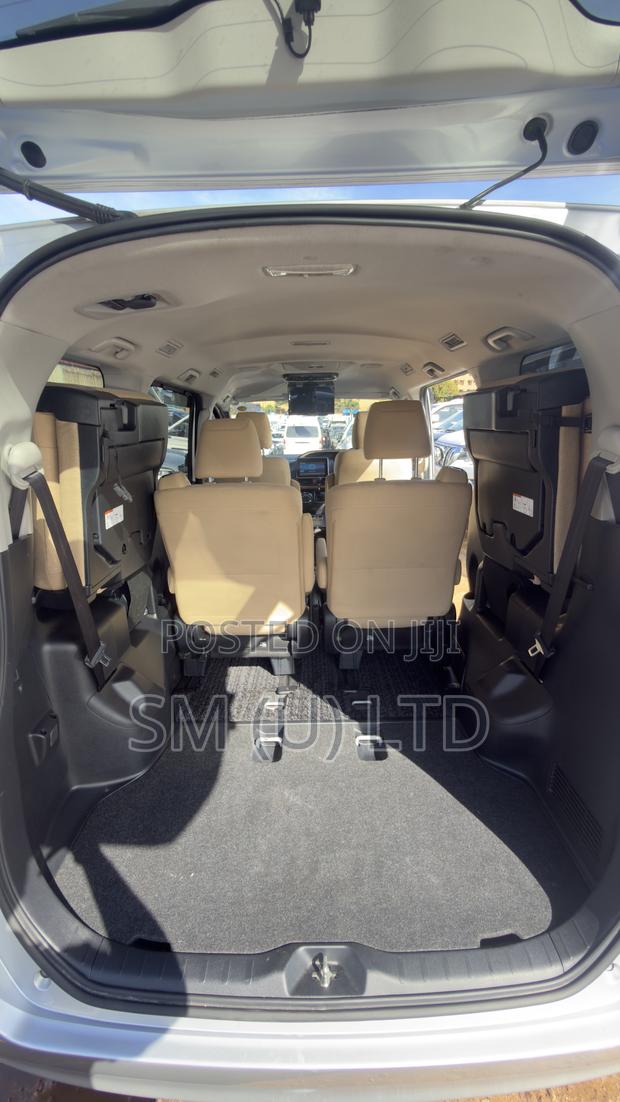 Toyota Noah 2014 Silver