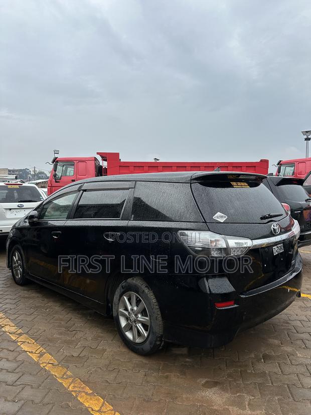 Toyota Wish 2013 Black