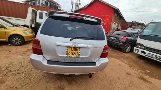 Toyota Kluger 2007 Silver