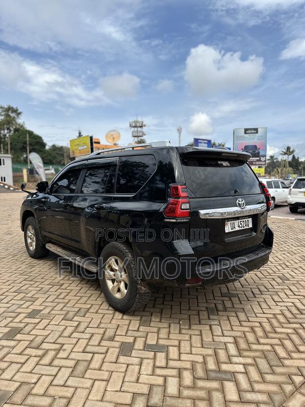 Toyota Land Cruiser Prado 2.7 i 2012 Black