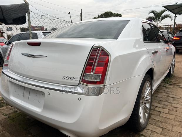 Chrysler 300C 2013 White