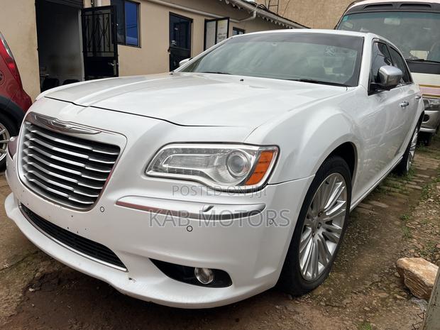 Chrysler 300C 2013 White