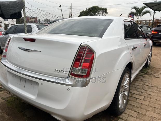 Chrysler 300C 2013 White