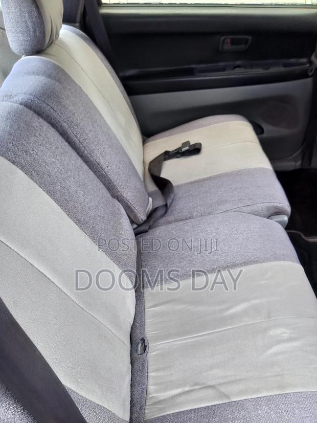Toyota Nadia 1999 Silver