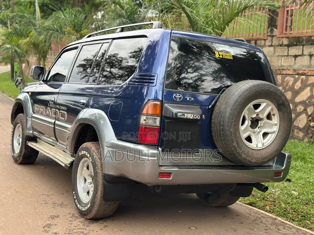 Toyota Land Cruiser Prado 2003 Blue