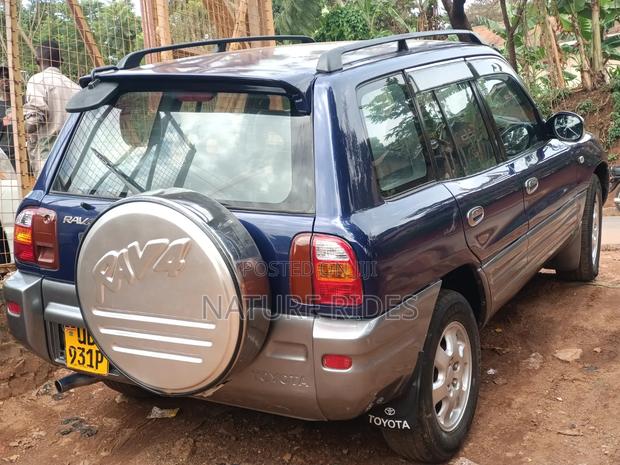 Toyota RAV4 Automatic 2000 Blue