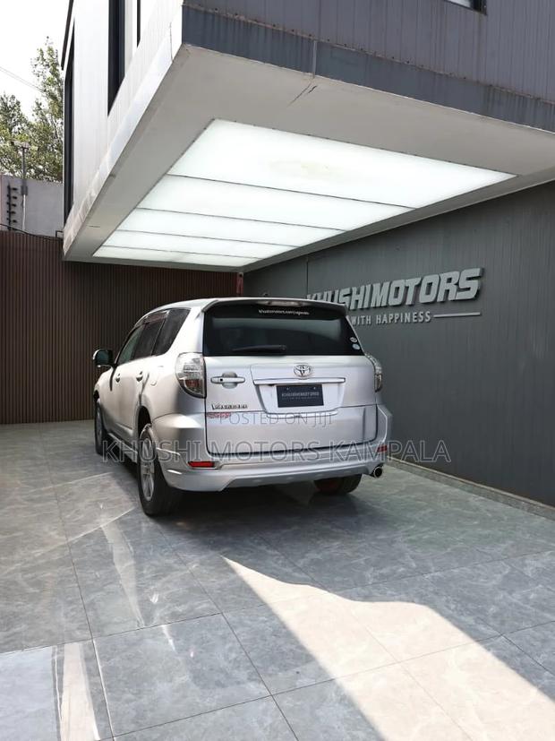 Toyota Vanguard 2009 Silver
