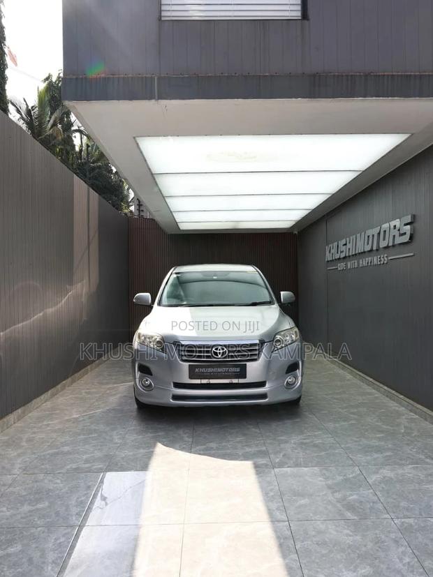 Toyota Vanguard 2009 Silver