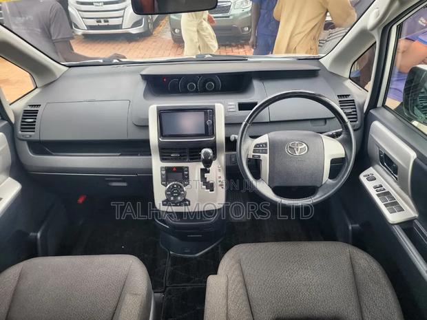 Toyota Noah 2013 White