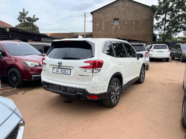 Subaru Forester 2018 White