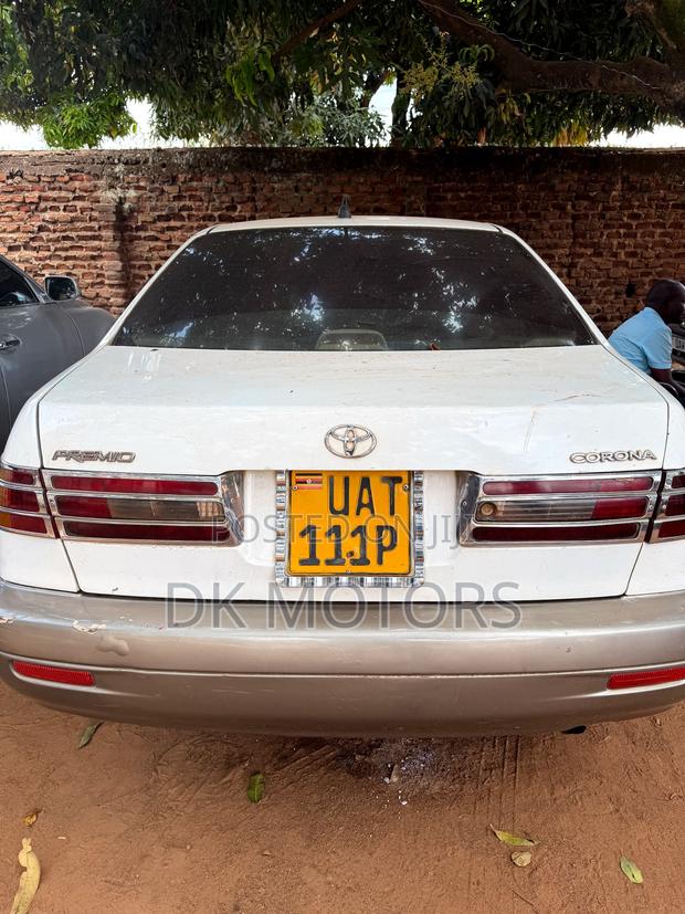 Toyota Premio 2002 Off white