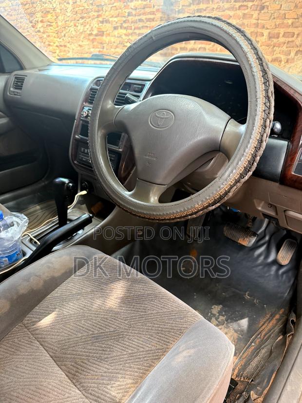 Toyota Premio 2002 Off white