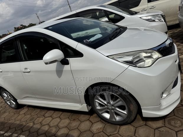 Subaru Trezia 1.3i 2012 White