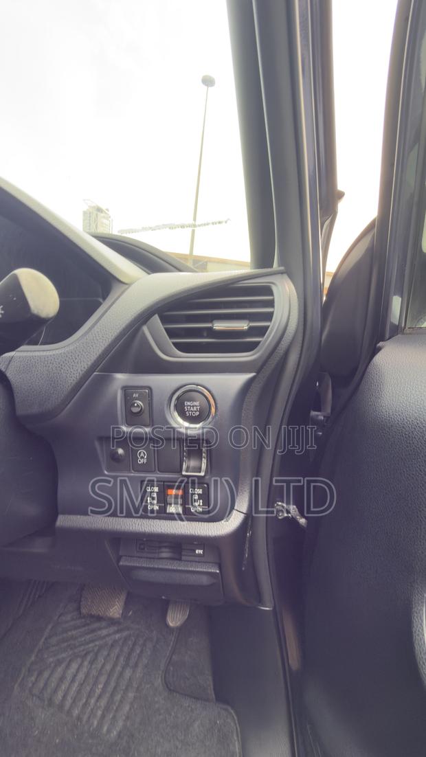 Toyota Noah 2014 Purple