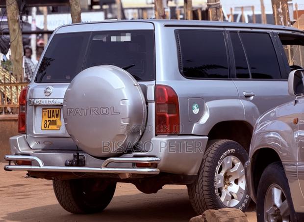 Nissan Patrol 2004 Silver