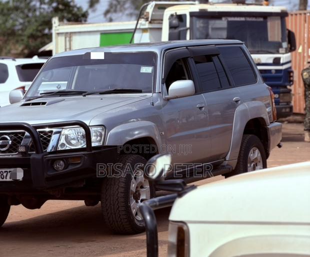 Nissan Patrol 2004 Silver