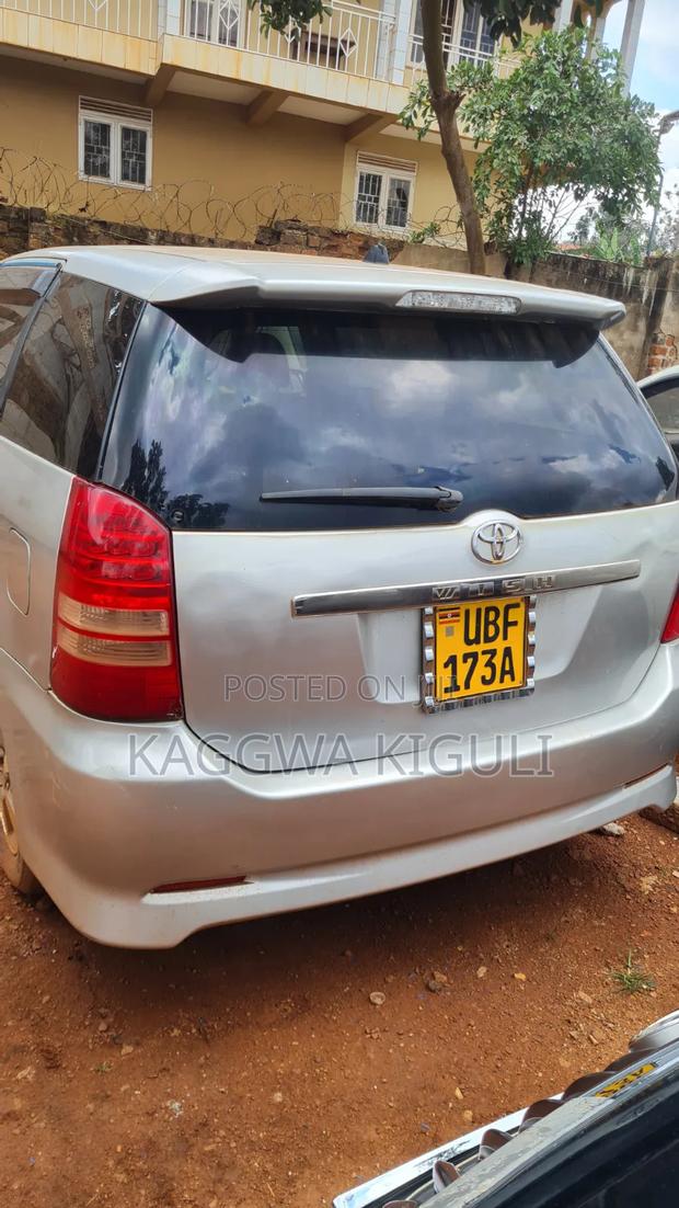 Toyota Wish 2004 Silver