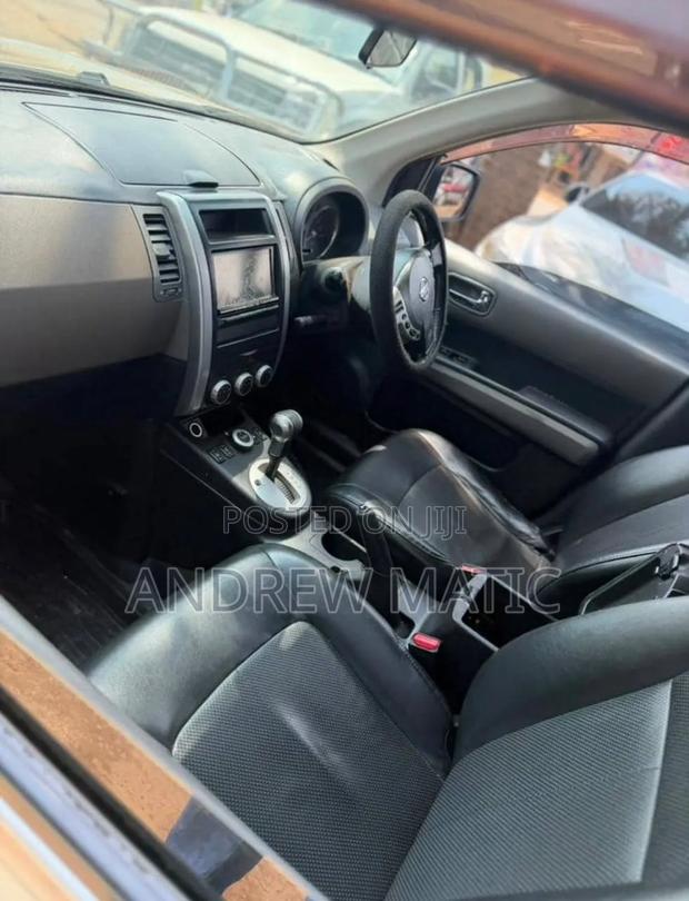 Nissan X-Trail 2.0 Petrol XE 2010 Gray
