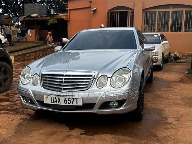 Mercedes-Benz E300 2008 Silver