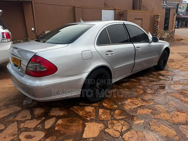 Mercedes-Benz E300 2008 Silver