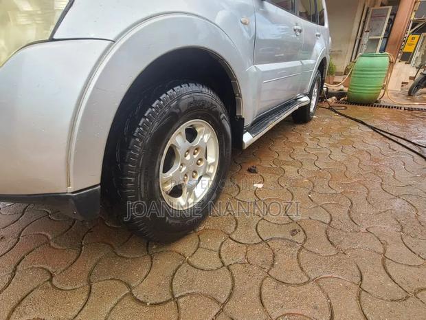 Mitsubishi Pajero 2008 Silver