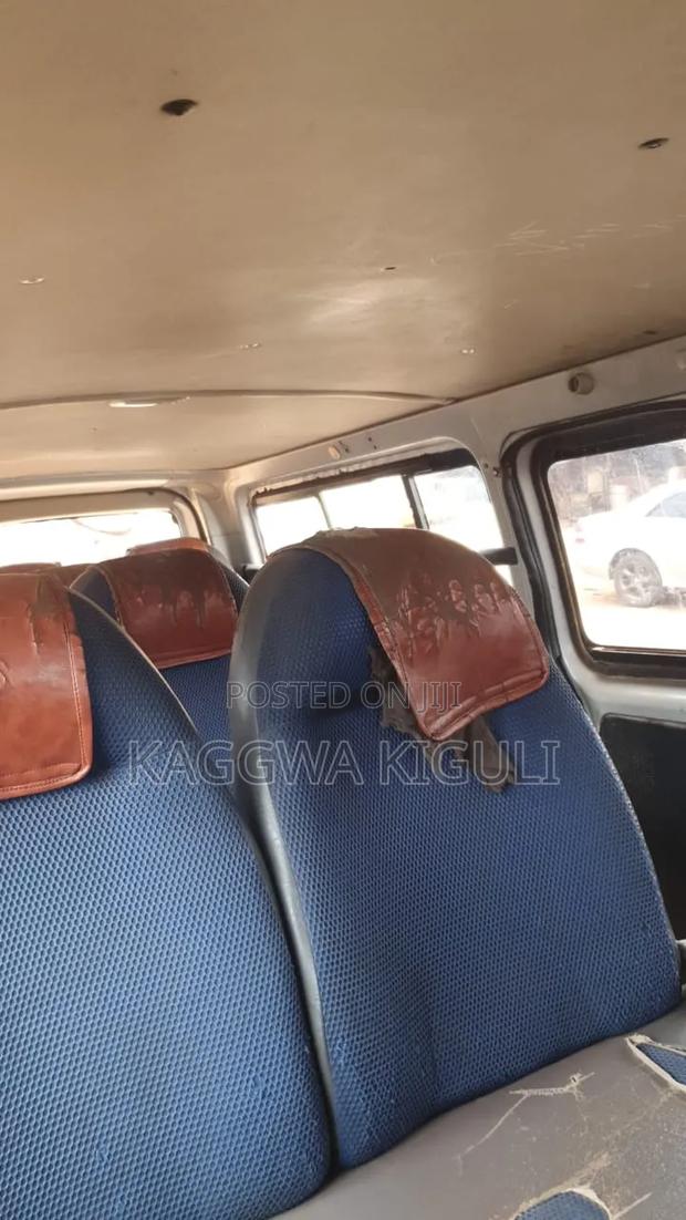Toyota Grand HiAce 2002 Silver