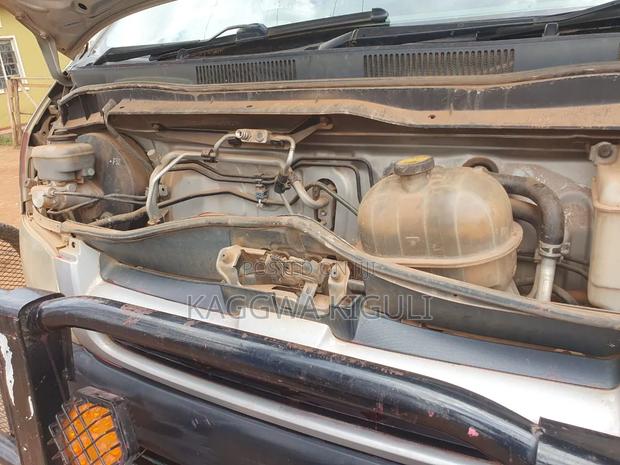 Toyota Grand HiAce 2002 Silver
