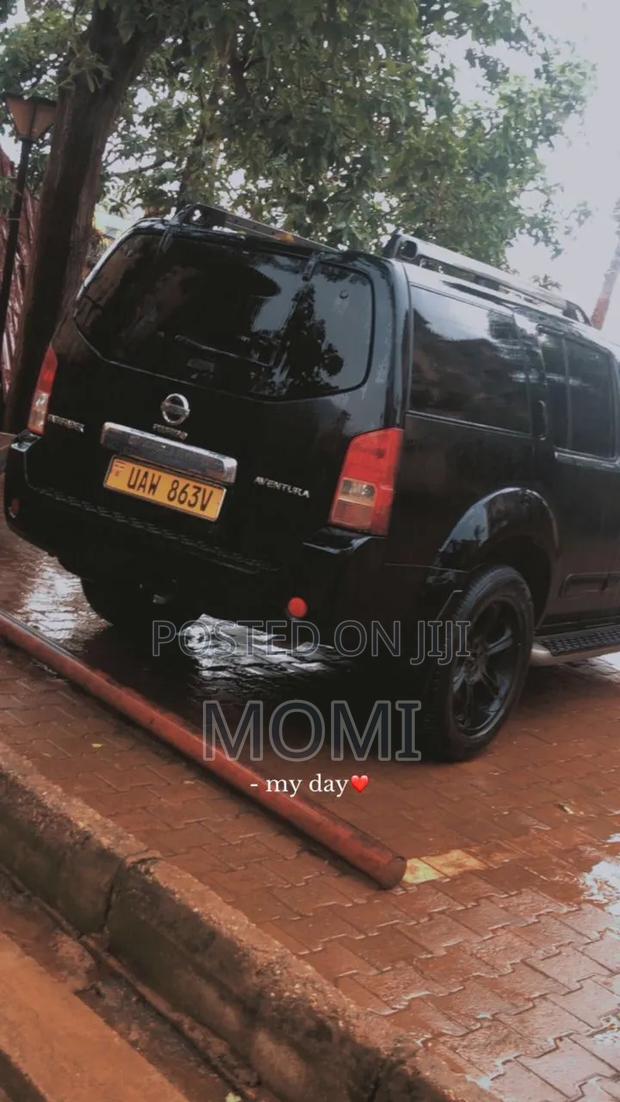 Nissan Pathfinder 2006 Black