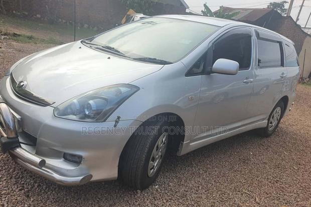 Toyota Wish 2007 Silver