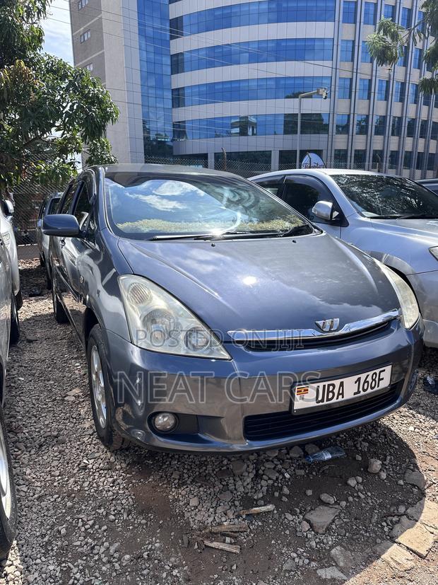 Toyota Wish 2004 Gray