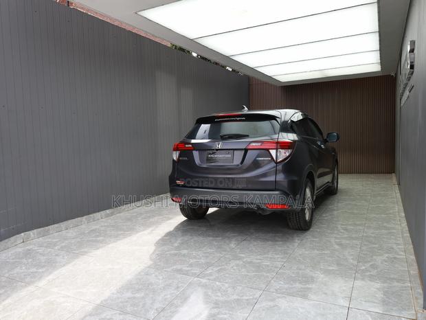 Honda Vezel 1.5 Hybrid 2WD 2015 Black