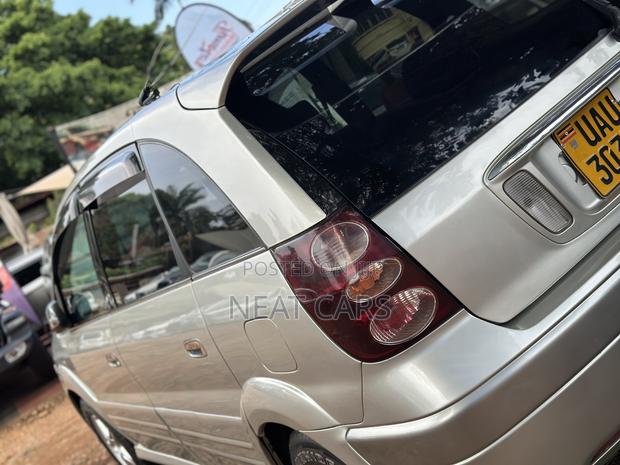 Toyota Nadia 2000 Silver