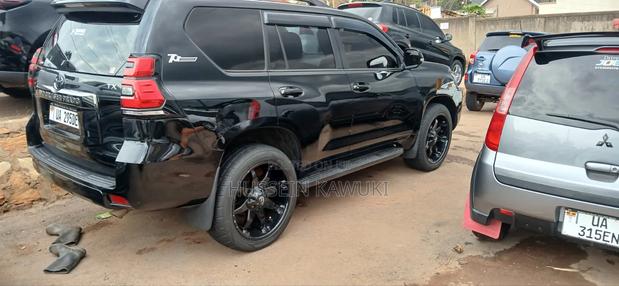Toyota Land Cruiser Prado 2017 Black
