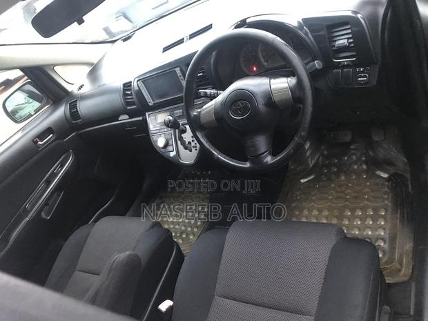 Toyota Wish 2007 Gray