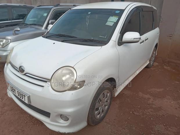 Toyota Sienta 1.5 FWD 2007 White