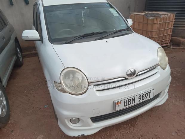 Toyota Sienta 1.5 FWD 2007 White