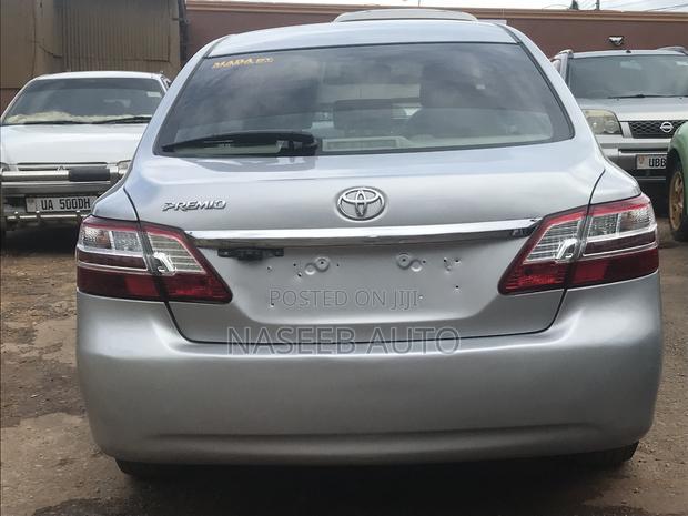Toyota Premio 2010 Silver