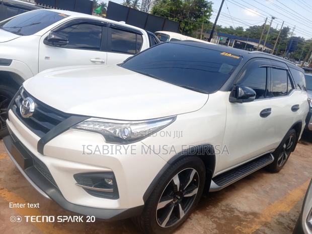 Toyota Fortuner 2018 Silver