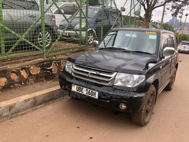 Mitsubishi Pajero IO 2001 Black