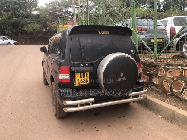 Mitsubishi Pajero IO 2001 Black