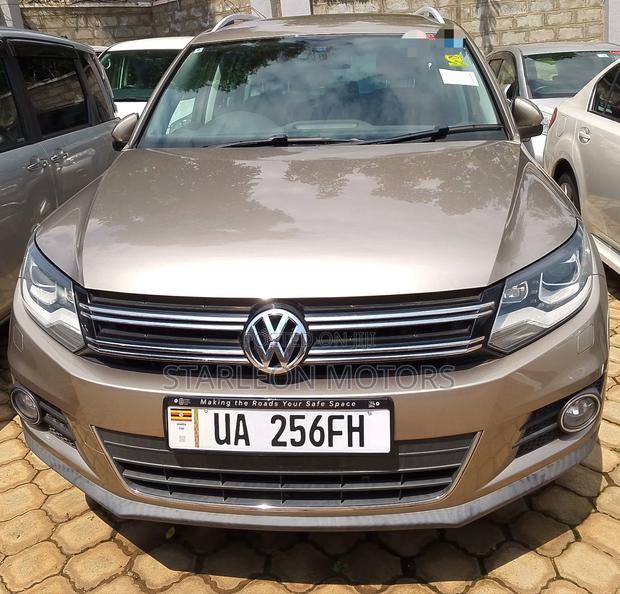 Volkswagen Tiguan 2.0 S Automatic 2012 Brown