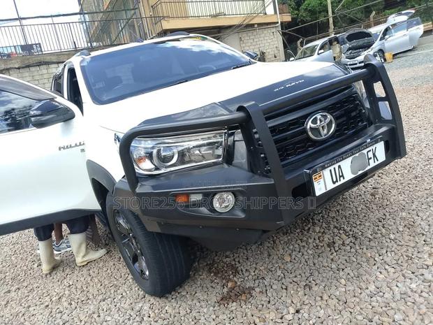 Toyota Hilux Revo Double Cab Deisel 2.8 AWD 2018 White