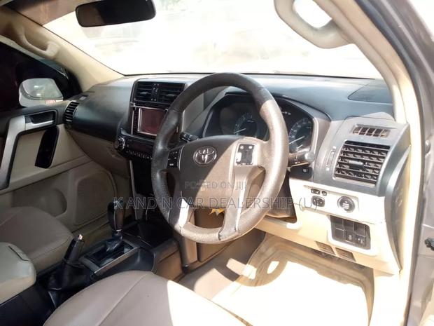 Toyota Land Cruiser Prado 2016 Gray