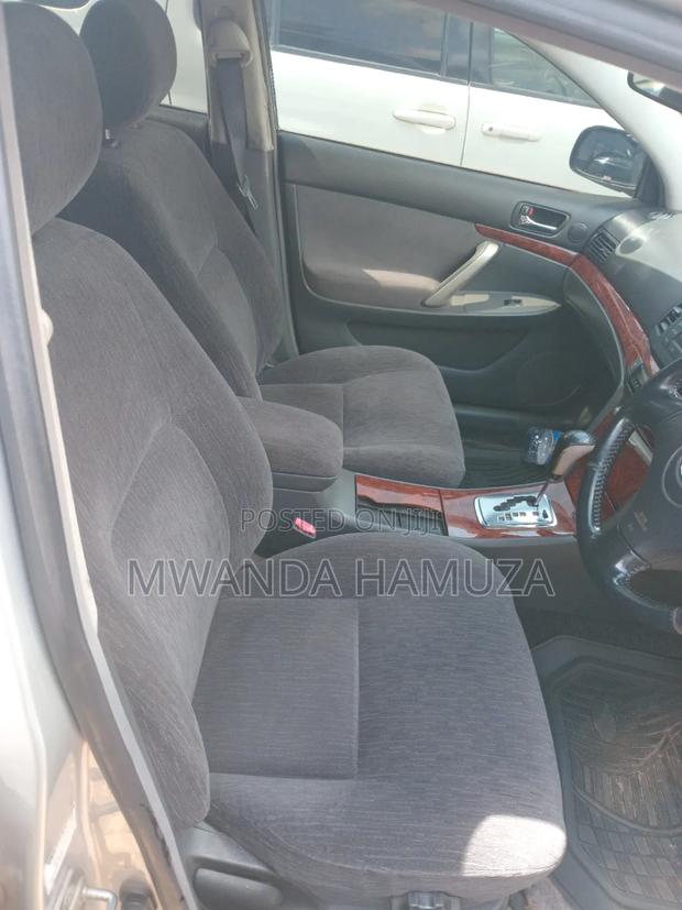Toyota Premio 2005 Silver